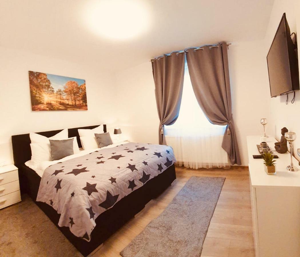 Apartament Comfort Primaverii Rîşnov Esterno foto